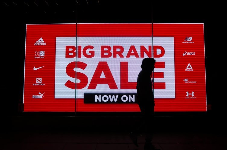 7 Powerful Designing Tips To Follow While Creating An eStore 4 image showing sale
